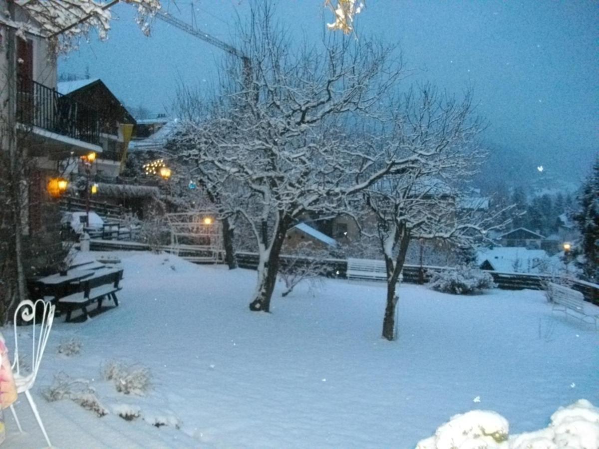 โรงแรมวิลลา เอมิเลีย โอติเซ ภายนอก รูปภาพ